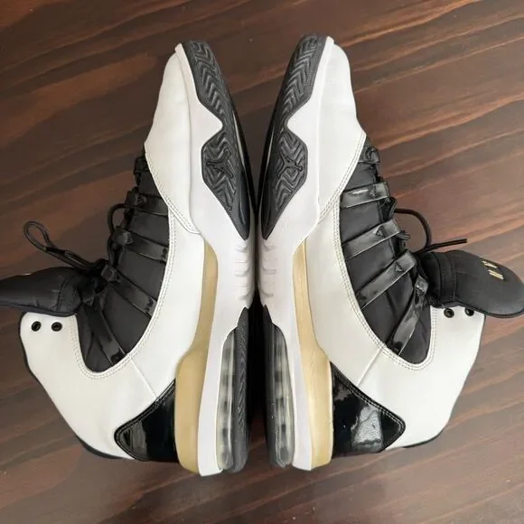 Size 13 - Nike Air Jordan Max Aura White Black Gold AQ9084-107 Men's Shoes - Picture 3 of 11